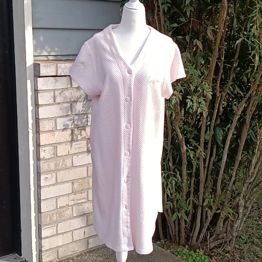 Miss Elaine quilted knee length house coat robe size L
